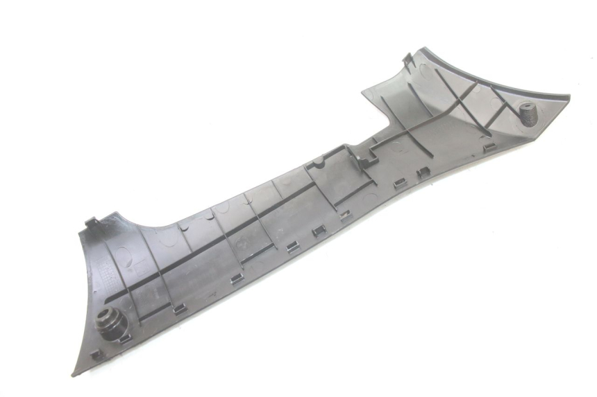 photo de BAJO DE CAJA IZQUIERDA PEUGEOT KISBEE 2T 50 (2010 - 2017)