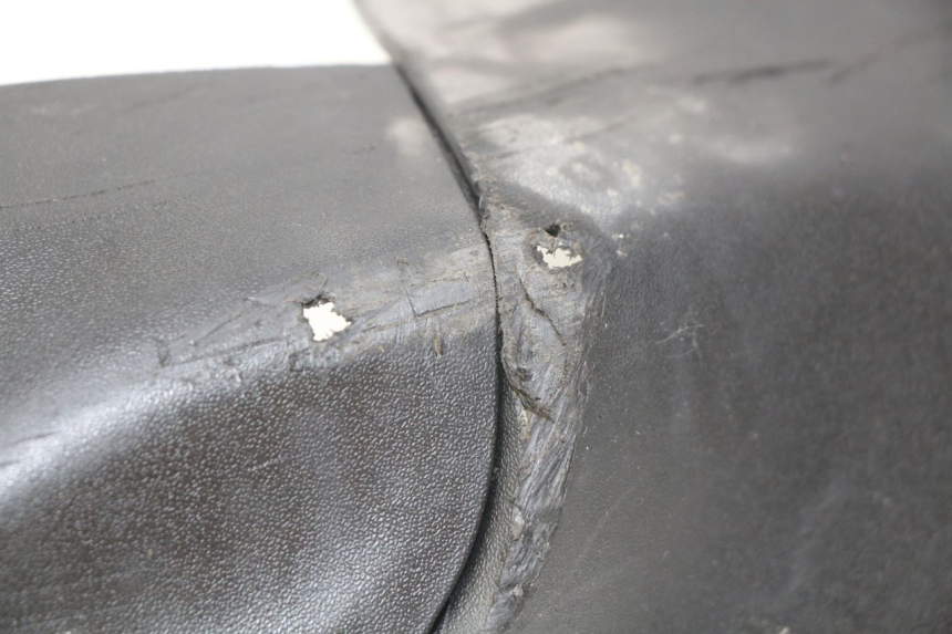 photo de BAJO DE CAJA IZQUIERDA PIAGGIO LIBERTY IGET 4T 50 (2015 - 2020)