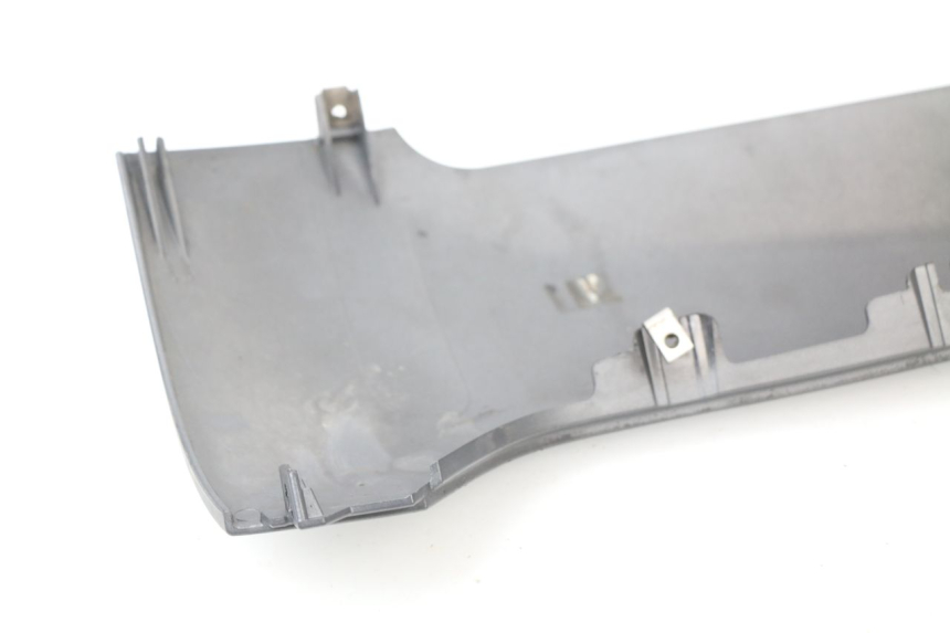 photo de BAJO DE CAJA IZQUIERDA PIAGGIO MP3 500 (2011 - 2015)