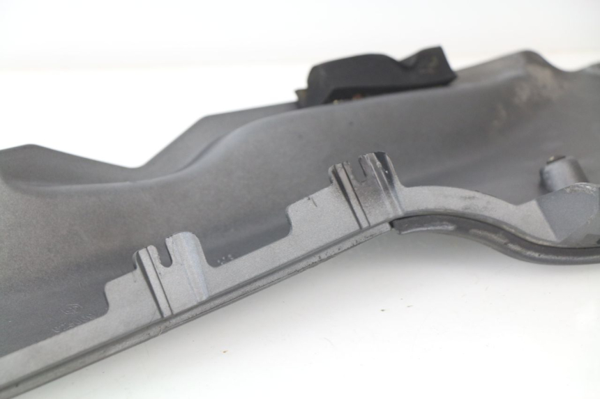 photo de BAJO DE CAJA IZQUIERDA PIAGGIO MP3 500 (2011 - 2015)