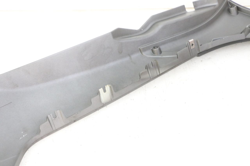 photo de BAJO CARENADO IZQUIERDA PIAGGIO MP3 500 (2014 - 2016)