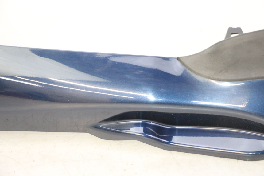 photo de BAJO CARENADO IZQUIERDA PIAGGIO MP3 RL 250 (2007 - 2010)