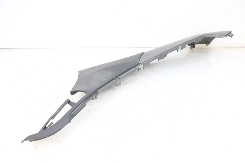 photo de BAJO CARENADO IZQUIERDA PIAGGIO MP3 500 (2016 - 2018) - Vista general del producto