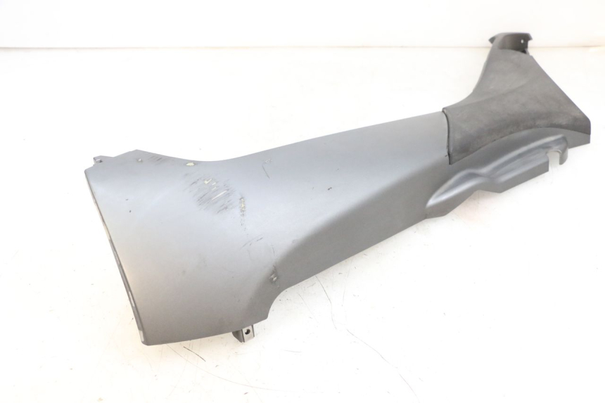 photo de BAJO CARENADO IZQUIERDA PIAGGIO MP3 500 (2016 - 2018) - Estado de la superficie y material