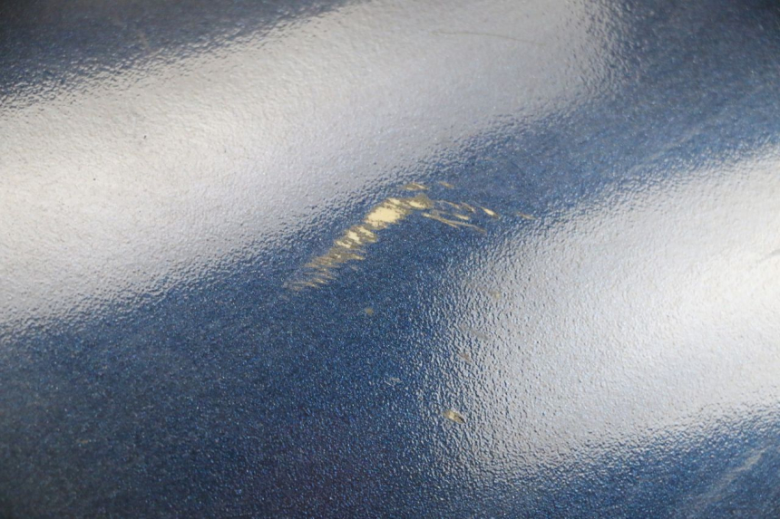 photo de BAJO CARENADO IZQUIERDA PIAGGIO MP3 RL 250 (2007 - 2010) - Características distintivas