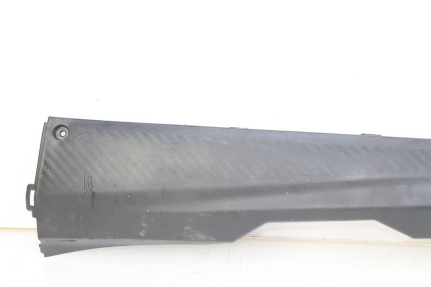 photo de BAJO DE CAJA IZQUIERDA SYM ORBIT III 3 4T 50 (2018 - 2021)