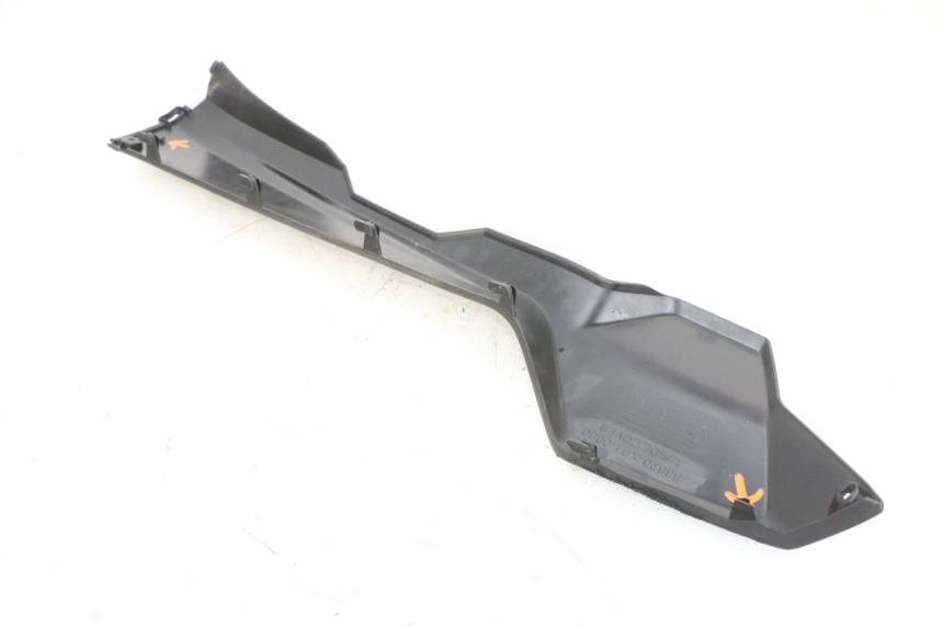 photo de BAJO DE CAJA IZQUIERDA SYM ORBIT III 3 4T 50 (2018 - 2021) - Detalles de los puntos de fijación