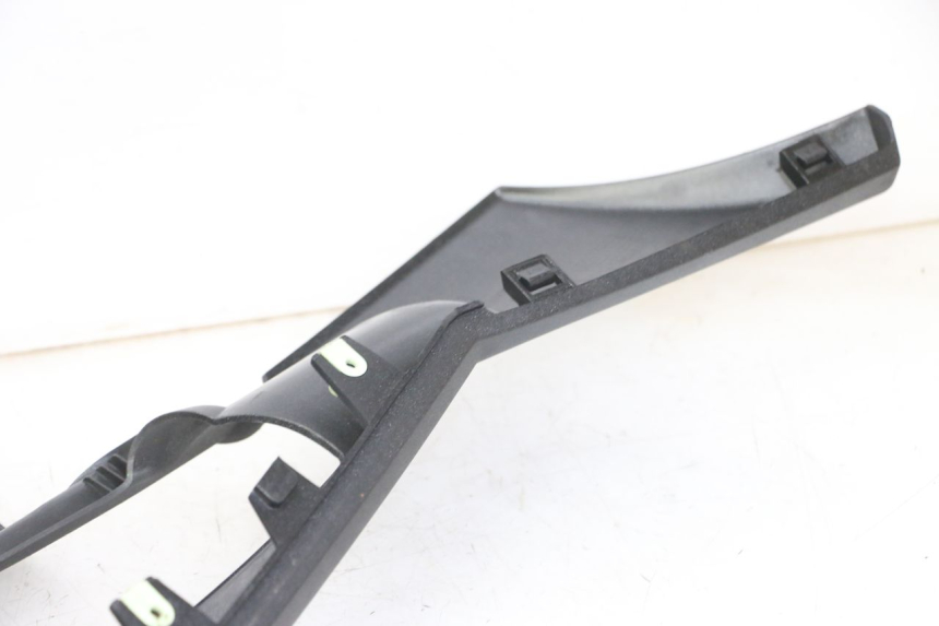 photo de BAJO CARENADO IZQUIERDA PEUGEOT SATELIS 125 (2013 - 2018)