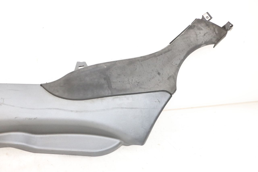 photo de BAJO DE CAJA IZQUIERDA PIAGGIO MP3 500 (2011 - 2015)