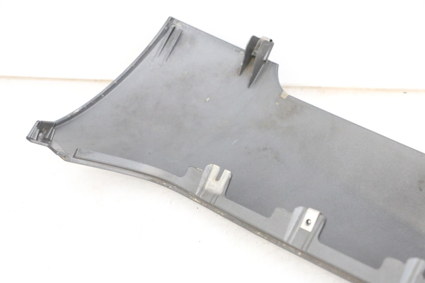 photo de BAJO DE CAJA IZQUIERDA PIAGGIO MP3 500 (2011 - 2015)