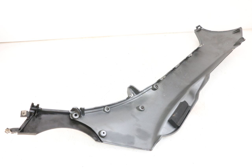 photo de BAJO DE CAJA IZQUIERDA PIAGGIO MP3 500 (2011 - 2015)
