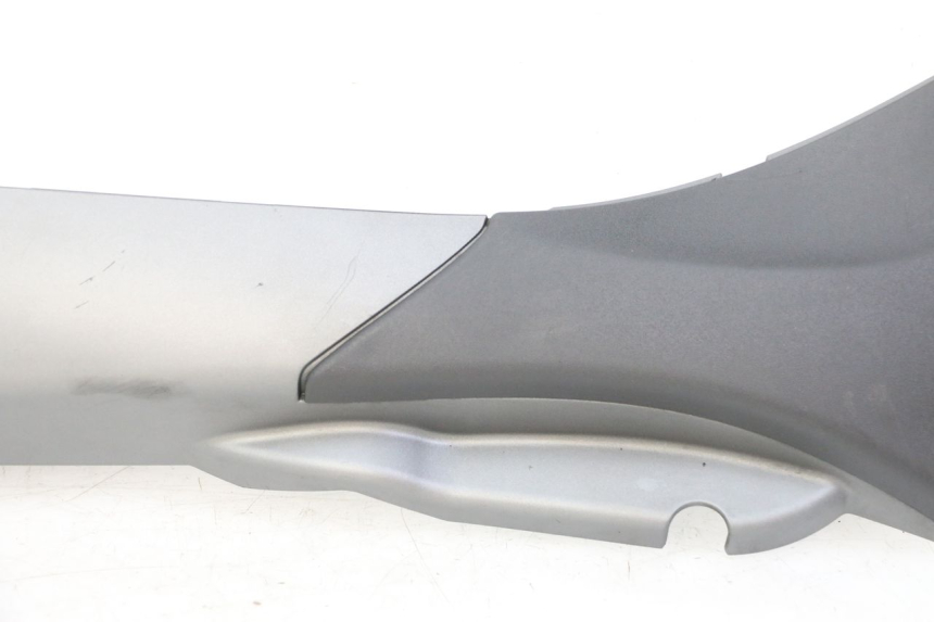 photo de BAJO CARENADO IZQUIERDA PIAGGIO MP3 500 (2014 - 2016)