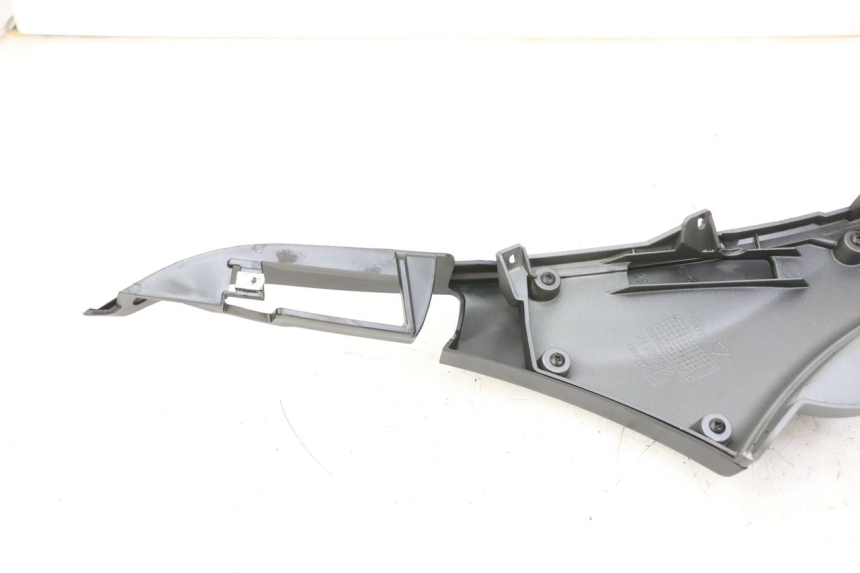 photo de BAJO CARENADO IZQUIERDA PIAGGIO MP3 500 (2014 - 2016)