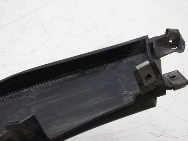 photo de BAJO CARENADO IZQUIERDA PIAGGIO MP3 RL 125 (2006 - 2014)