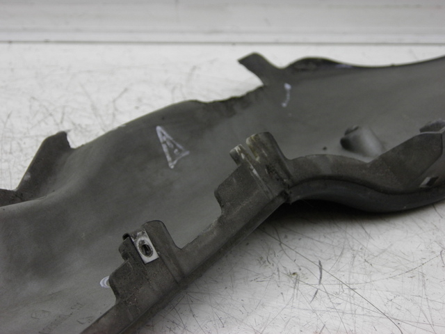 photo de BAJO CARENADO IZQUIERDA PIAGGIO MP3 RL 125 (2006 - 2014)