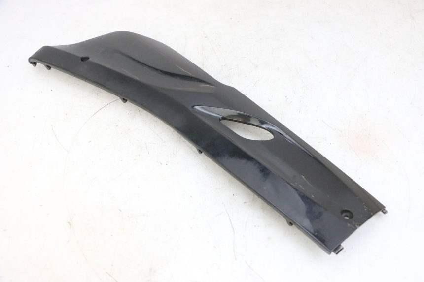 photo de BAJO CARENADO IZQUIERDA DAELIM S1 125 (2007 - 2016) - Características distintivas