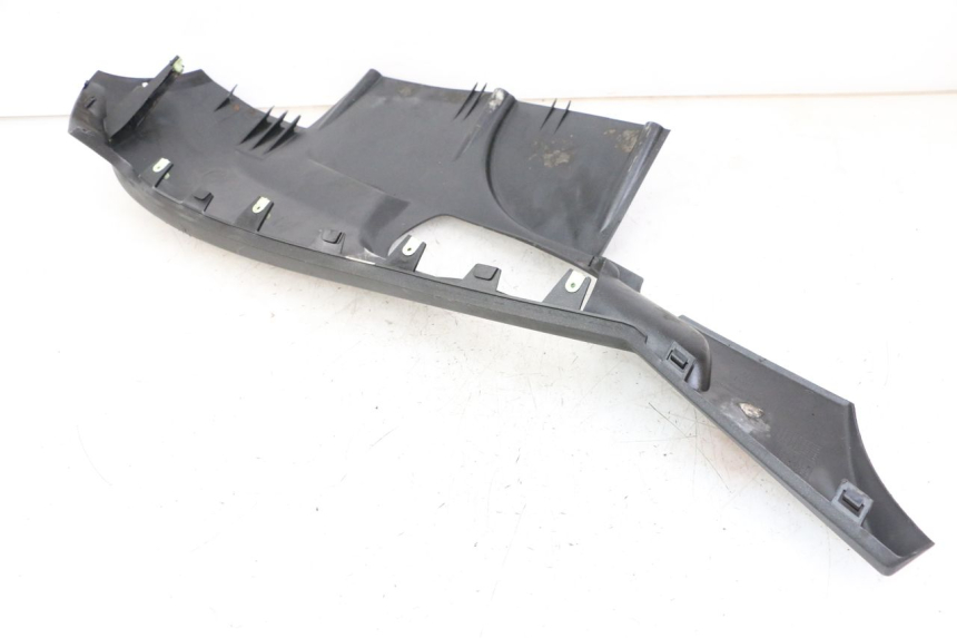 photo de BAJO CARENADO IZQUIERDA PEUGEOT SATELIS 125 (2013 - 2018)