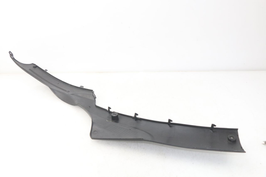 photo de BAJO CARENADO IZQUIERDA FYM STRADA 50 (2007 - 2014)