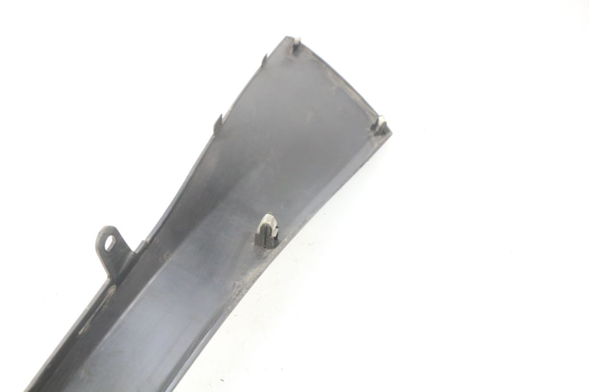 photo de BAJO DE CAJA IZQUIERDA SUZUKI AN BURGMAN 400 (2006 - 2010)