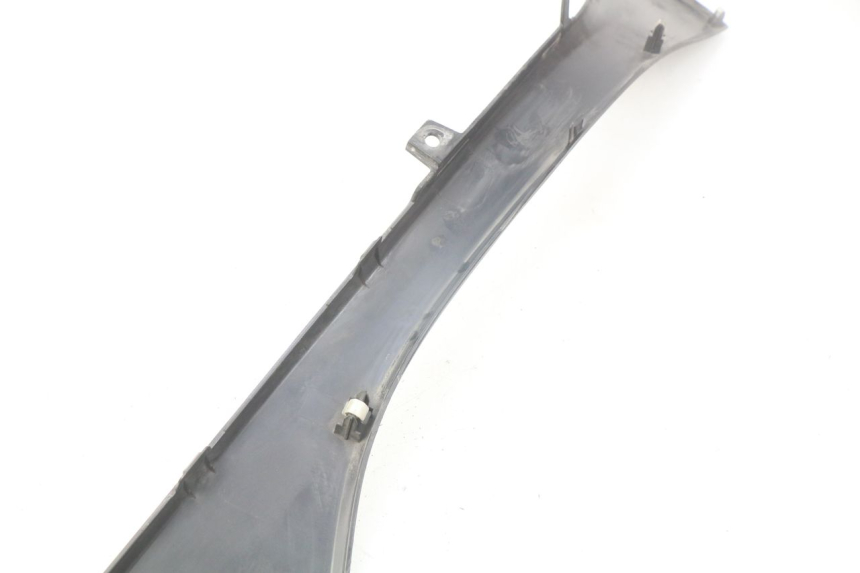 photo de BAJO DE CAJA IZQUIERDA SUZUKI AN BURGMAN 400 (2006 - 2010)