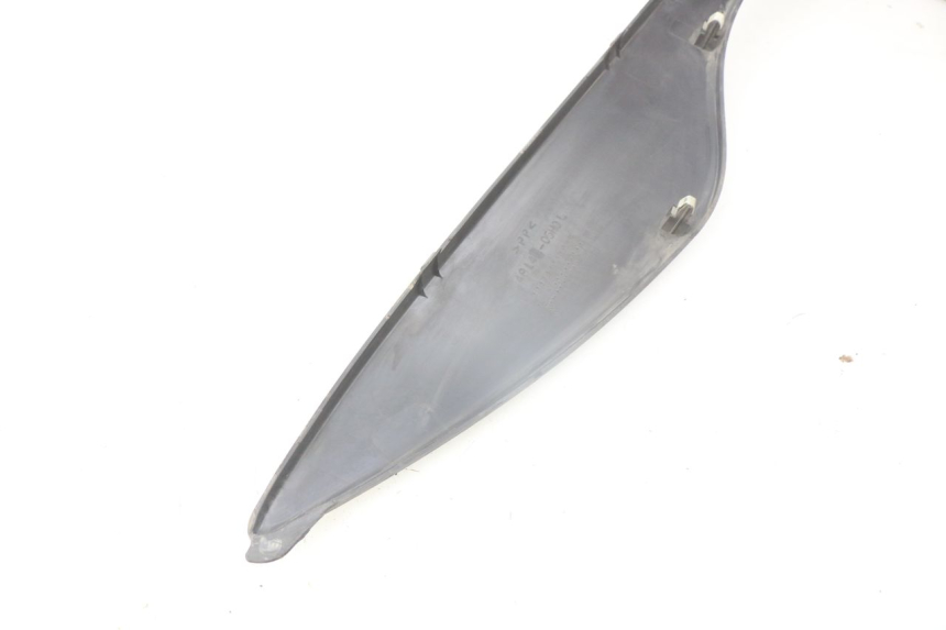 photo de BAJO DE CAJA IZQUIERDA SUZUKI AN BURGMAN 400 (2006 - 2010)