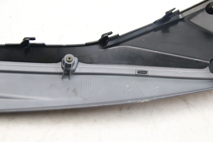 photo de BAJO DE CAJA IZQUIERDA SYM JET 4 4T 50 (2018 - 2021)