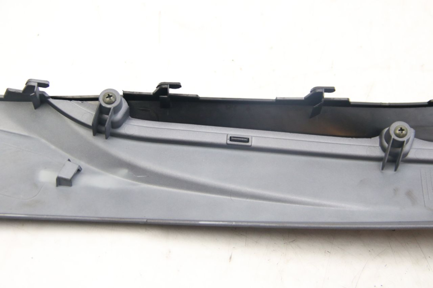 photo de BAJO DE CAJA IZQUIERDA SYM JET 4 4T 50 (2018 - 2021)