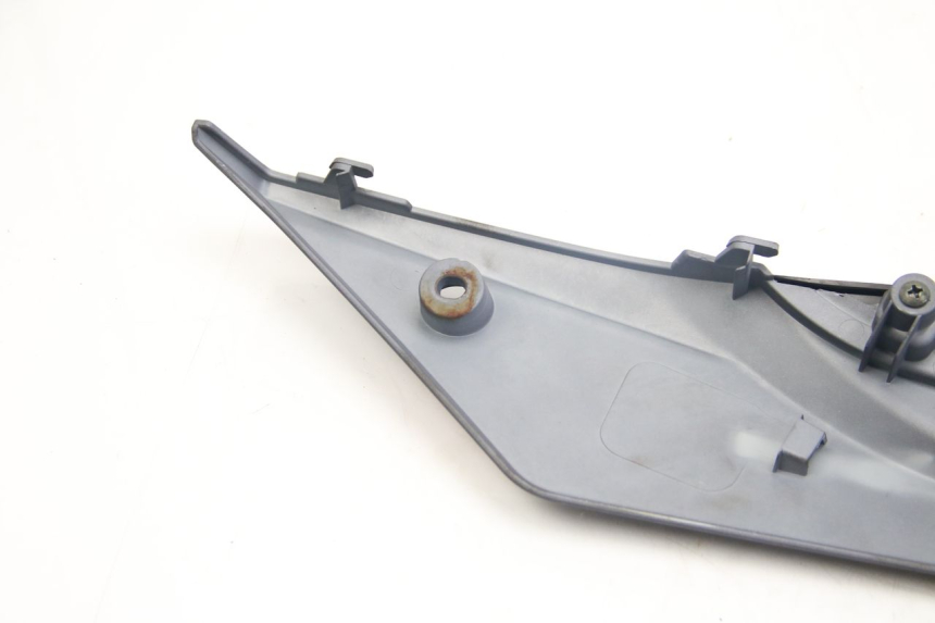 photo de BAJO DE CAJA IZQUIERDA SYM JET 4 4T 50 (2018 - 2021)