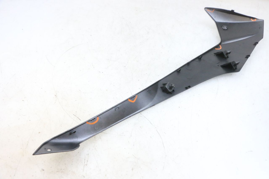 photo de BAJO CARENADO IZQUIERDA YAMAHA TRICITY 300 (2020 - 2024) - Detalle de la pieza