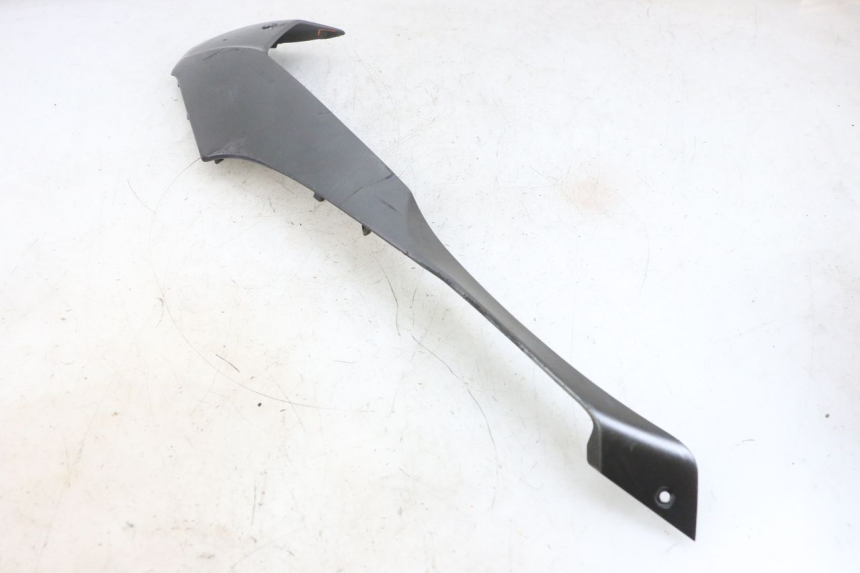 photo de BAJO CARENADO IZQUIERDA YAMAHA TRICITY 300 (2020 - 2024) - Zoom sobre los componentes