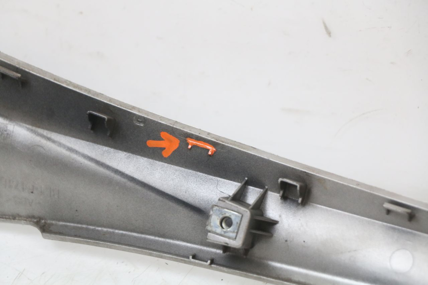 photo de FALDóN IZQUIERDO YAMAHA XMAX X-MAX ABS 125 (2017 - 2020)