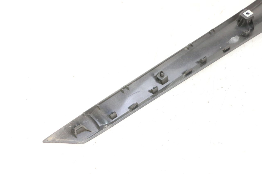 photo de BAJO CARENADO IZQUIERDA YAMAHA XMAX X-MAX 125 (2021 - 2025)