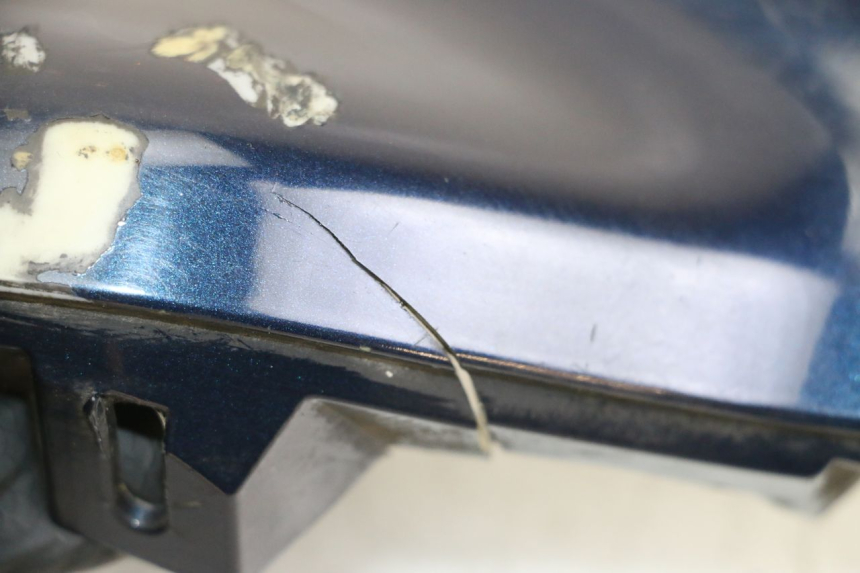 photo de FALDóN IZQUIERDO PIAGGIO XEVO - X EVO 125 (2007 - 2017) - Detalles de los puntos de fijación