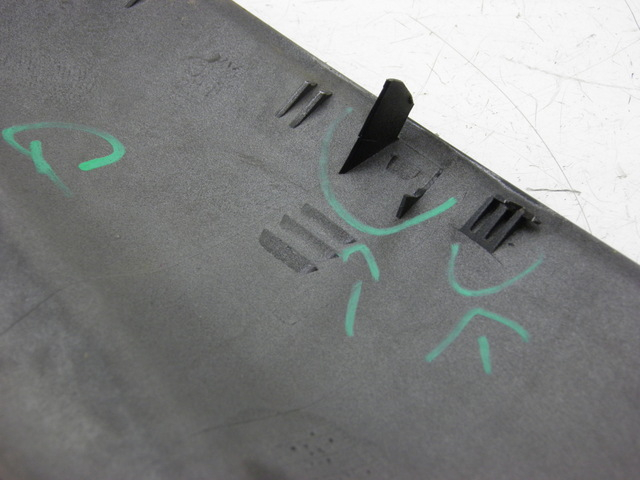 photo de BAJO CARENADO IZQUIERDA YAMAHA YP MAJESTY 125 (2002 - 2006)