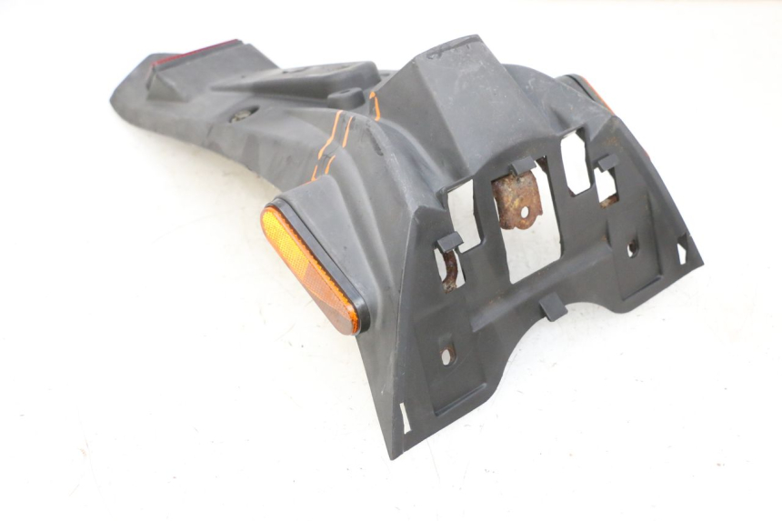 photo de ALETA TRASERA KYMCO AGILITY CITY 4T 50 (2008 - 2016) - Detalles de los puntos de fijación