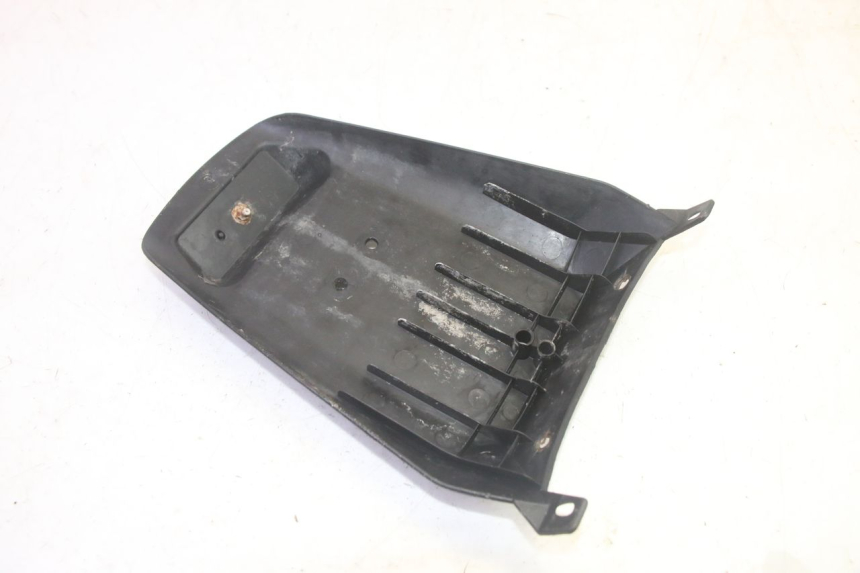 photo de GUARDABARROS TRASERO MBK BOOSTER SPIRIT 50 (2004 - 2017) - Detalles de los puntos de fijación