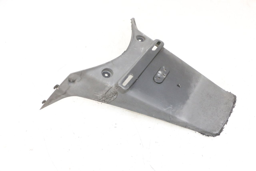 photo de GUARDABARROS TRASERO KYMCO LIKE 125 (2009 - 2016) - Detalles de los puntos de fijación