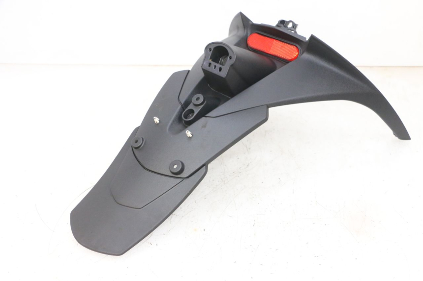 photo de ALETA TRASERA PIAGGIO MP3 HPE 300 (2019 - 2026) - Marcados y referencias originales