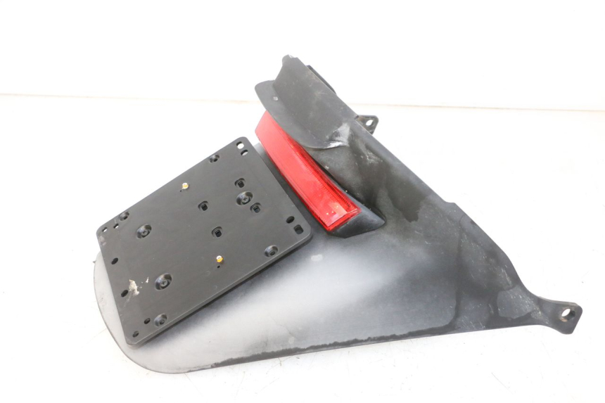 photo de ALETA TRASERA PIAGGIO MP3 RL 250 (2007 - 2010)