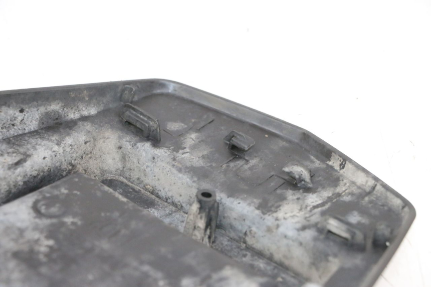 photo de ALETA TRASERA PEUGEOT SPEEDFIGHT 4 4T EFI 50 (2021 - 2025) - Zoom estado de uso