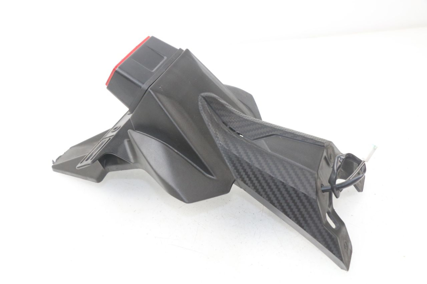 photo de ALETA TRASERA SUZUKI GSX-R GSXR 750 (2011 - 2016)