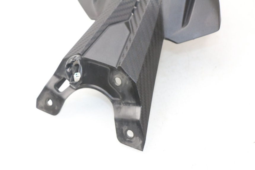 photo de ALETA TRASERA SUZUKI GSX-R GSXR 750 (2011 - 2016)