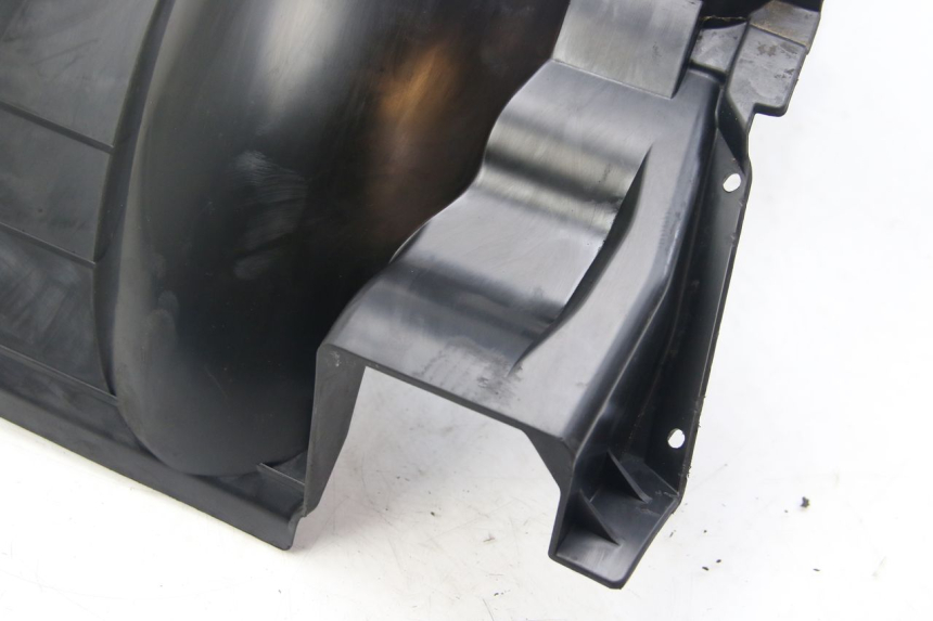 photo de GUARDABARROS TRASERO SUZUKI SIXTEEN 125 (2008 - 2010)