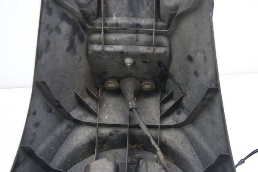 photo de GUARDABARROS TRASERO SUZUKI SIXTEEN 125 (2008 - 2010)