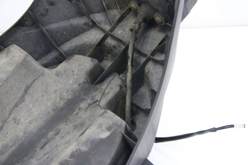 photo de GUARDABARROS TRASERO SUZUKI SIXTEEN 125 (2008 - 2010)