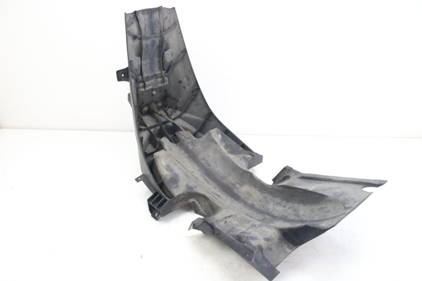 photo de GUARDABARROS TRASERO SUZUKI SIXTEEN 125 (2008 - 2010)