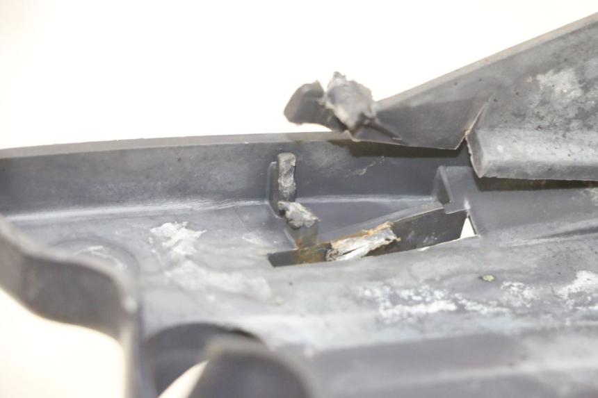 photo de ALETA TRASERA PEUGEOT VIVACITY 100 (1999 - 2008) - Primer plano técnico