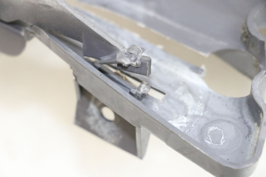 photo de ALETA TRASERA PEUGEOT VIVACITY 100 (1999 - 2008) - Estado de la superficie y material