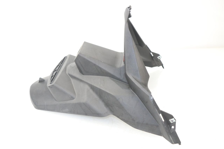 photo de ALETA TRASERA YAMAHA XMAX X-MAX ABS 125 (2014 - 2016) - Primer plano técnico