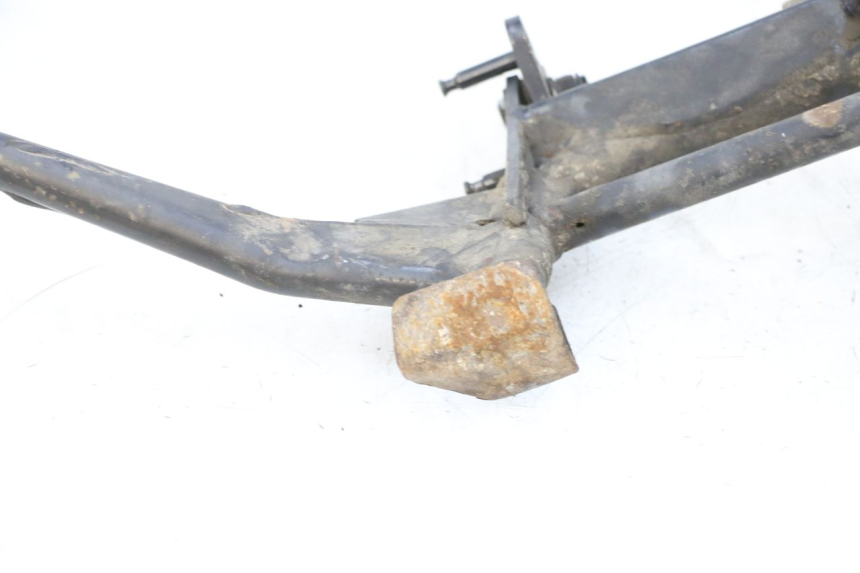 photo de CABALLETE CENTRAL SUZUKI BURGMAN EXECUTIVE ABS 650 (2006 - 2012) - Primer plano técnico